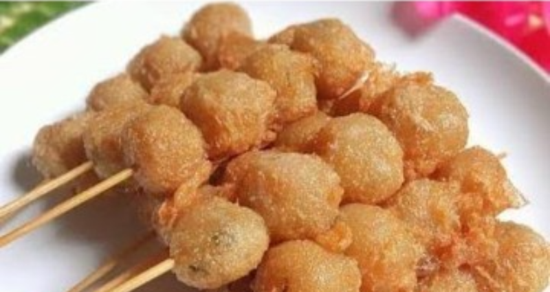 Bakso tusuk goreng telur