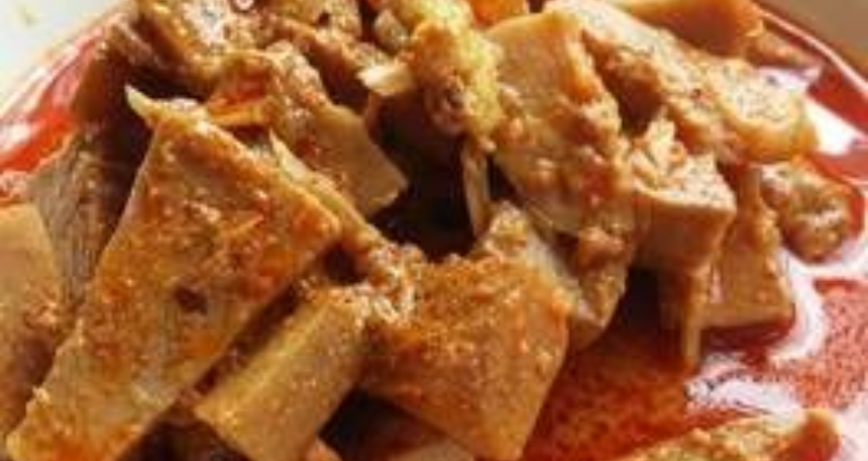 KETUPAT GULAI CUBADAK TELUR